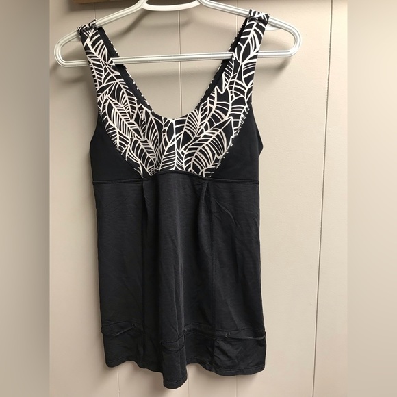 Lululemon hustle & bustle tank size 4 - Picture 4 of 15